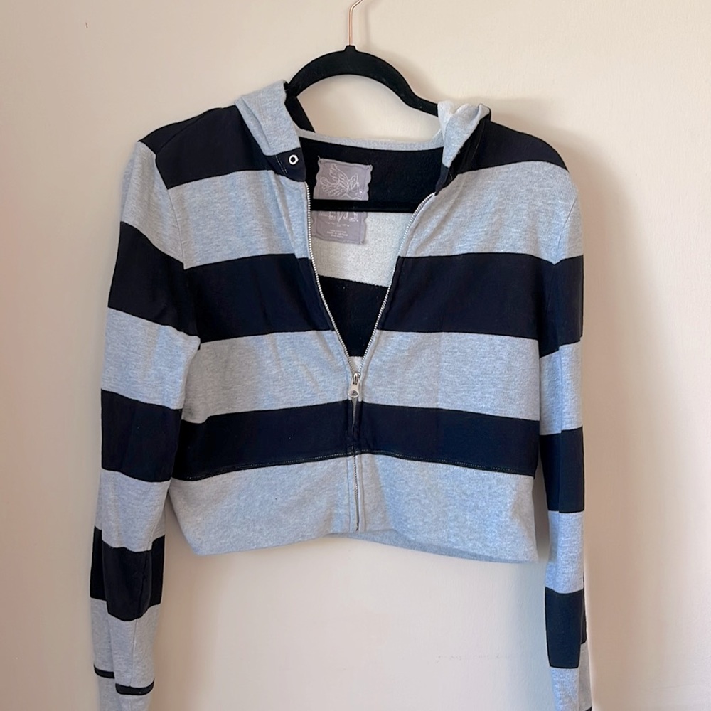 Cropped Levi’s jacket